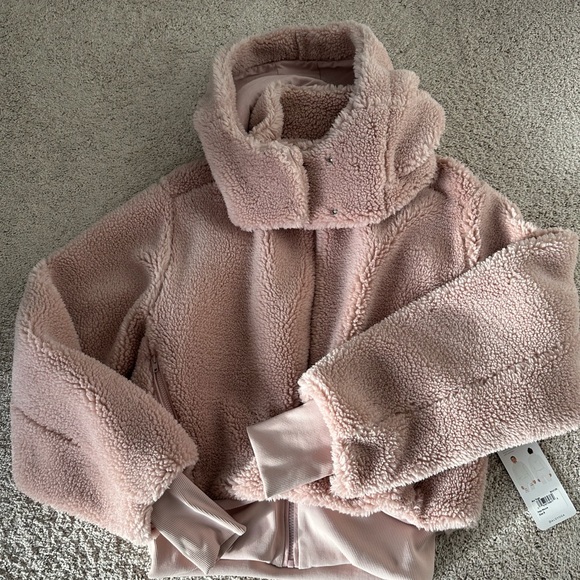ALO Yoga NWT Mauve Foxy Sherpa jacket rare!